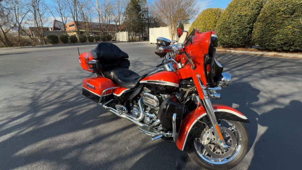 2012 HARLEY-DAVIDSON FLHTCUSE HEAVY WEIGHT