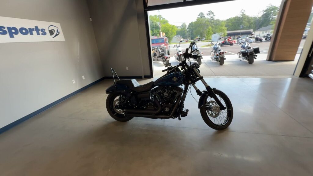 2012 HARLEY-DAVIDSON FXDWG HEAVY WEIGHT
