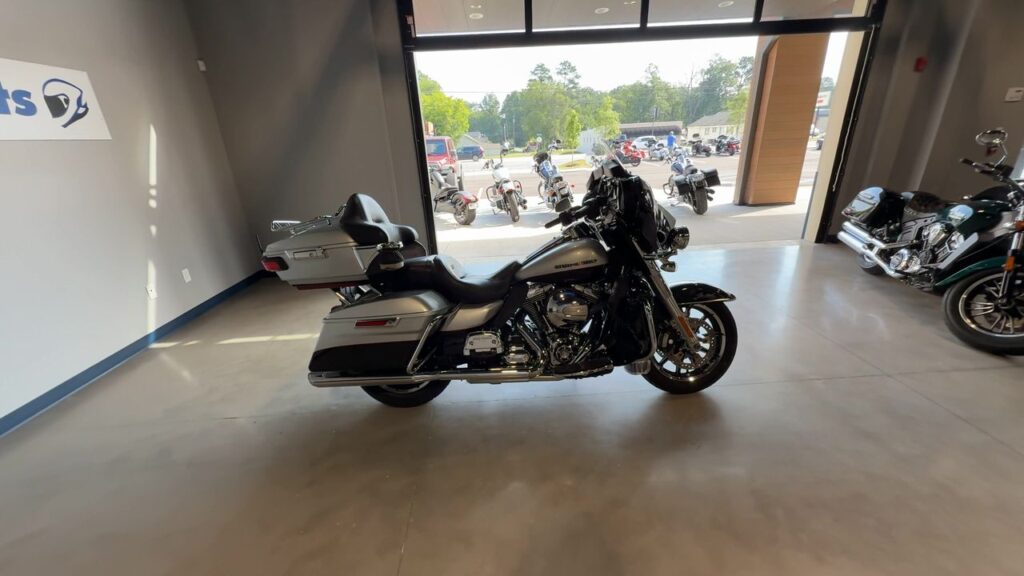 2015 HARLEY-DAVIDSON FLHTK HEAVY WEIGHT