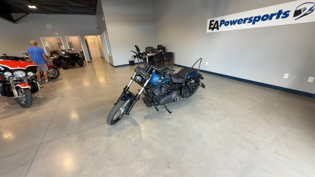 2012 HARLEY-DAVIDSON FXDWG HEAVY WEIGHT
