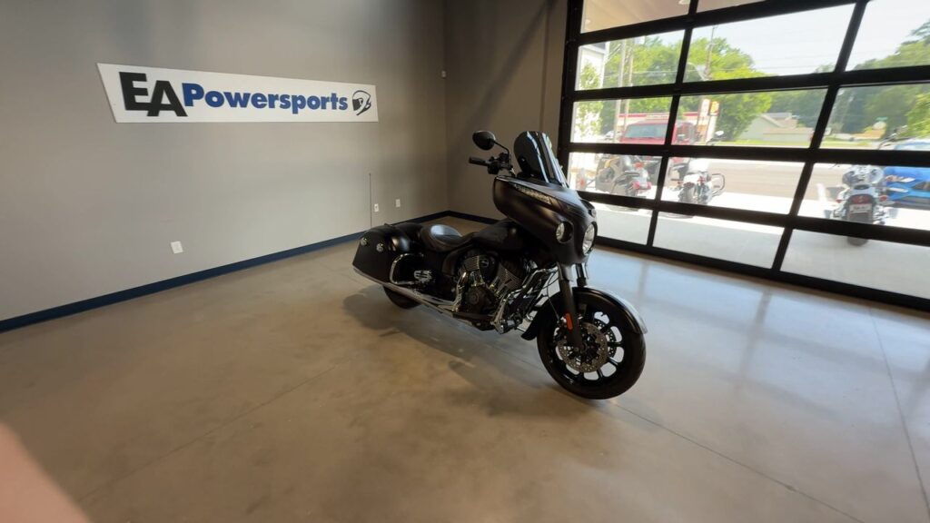 2018 INDIAN CHIEFTAIN DARK HORSE STANDARD