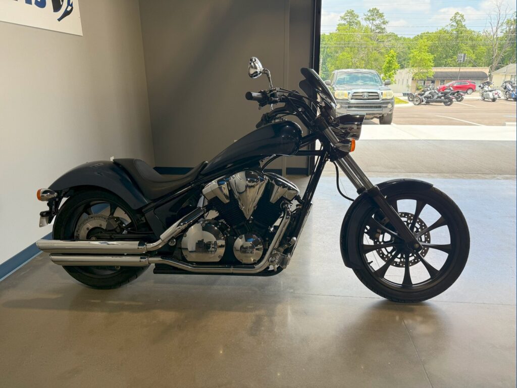 2016 HONDA VT1300CX