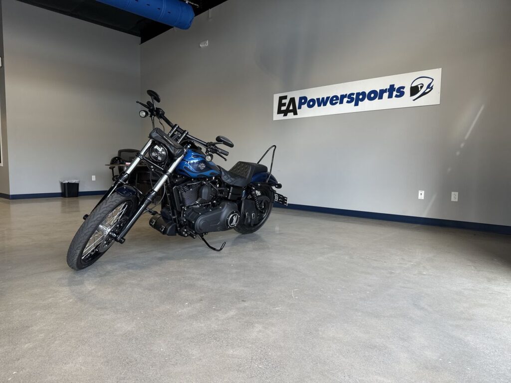 2012 HARLEY-DAVIDSON FXDWG HEAVY WEIGHT