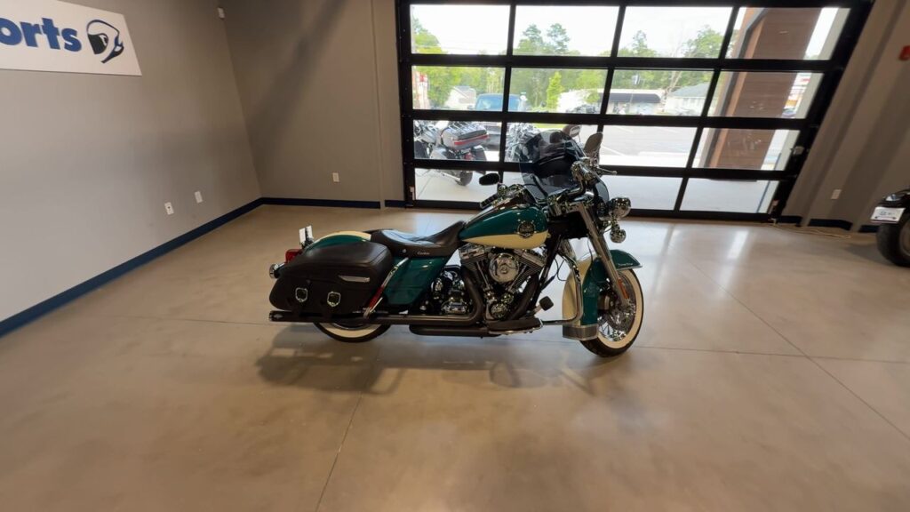 2009 HARLEY-DAVIDSON FLHRCI HEAVY WEIGHT