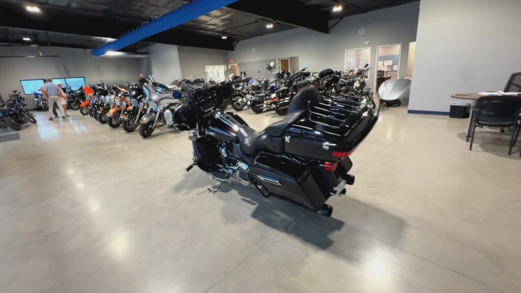2017 HARLEY-DAVIDSON FLHTCUI HEAVY WEIGHT