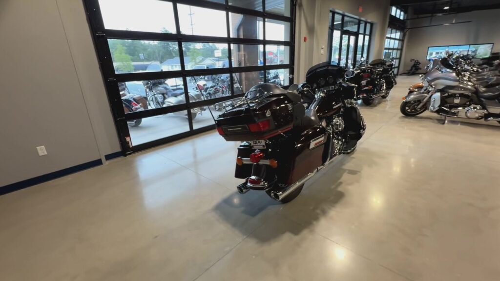 2011 HARLEY-DAVIDSON FLHTK HEAVY WEIGHT