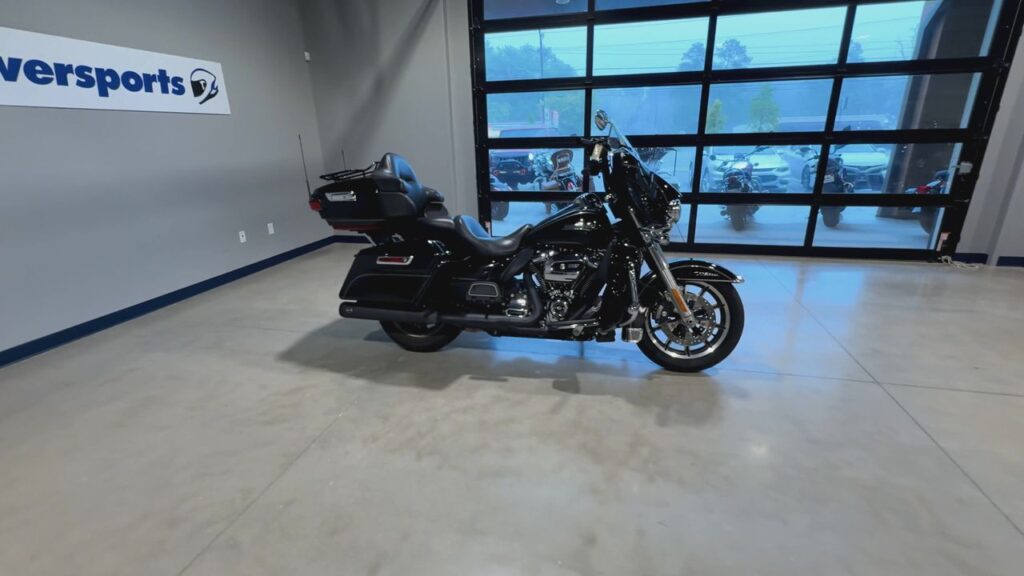 2017 HARLEY-DAVIDSON FLHTCUI HEAVY WEIGHT