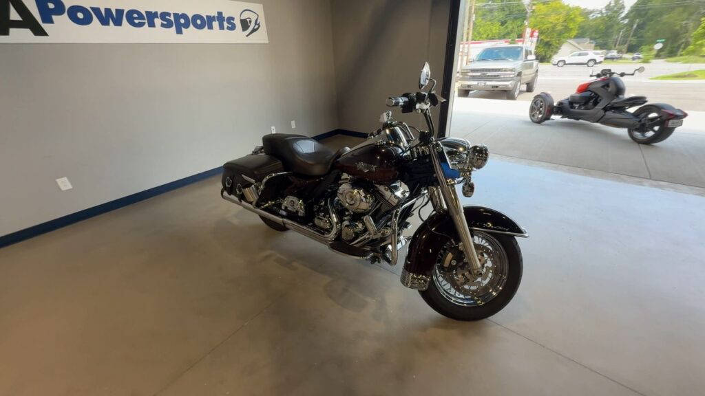 2011 HARLEY-DAVIDSON FLHRCI HEAVY WEIGHT