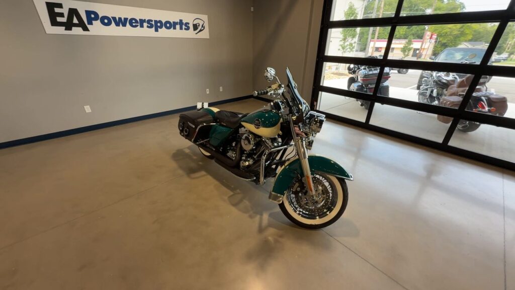 2009 HARLEY-DAVIDSON FLHRCI HEAVY WEIGHT