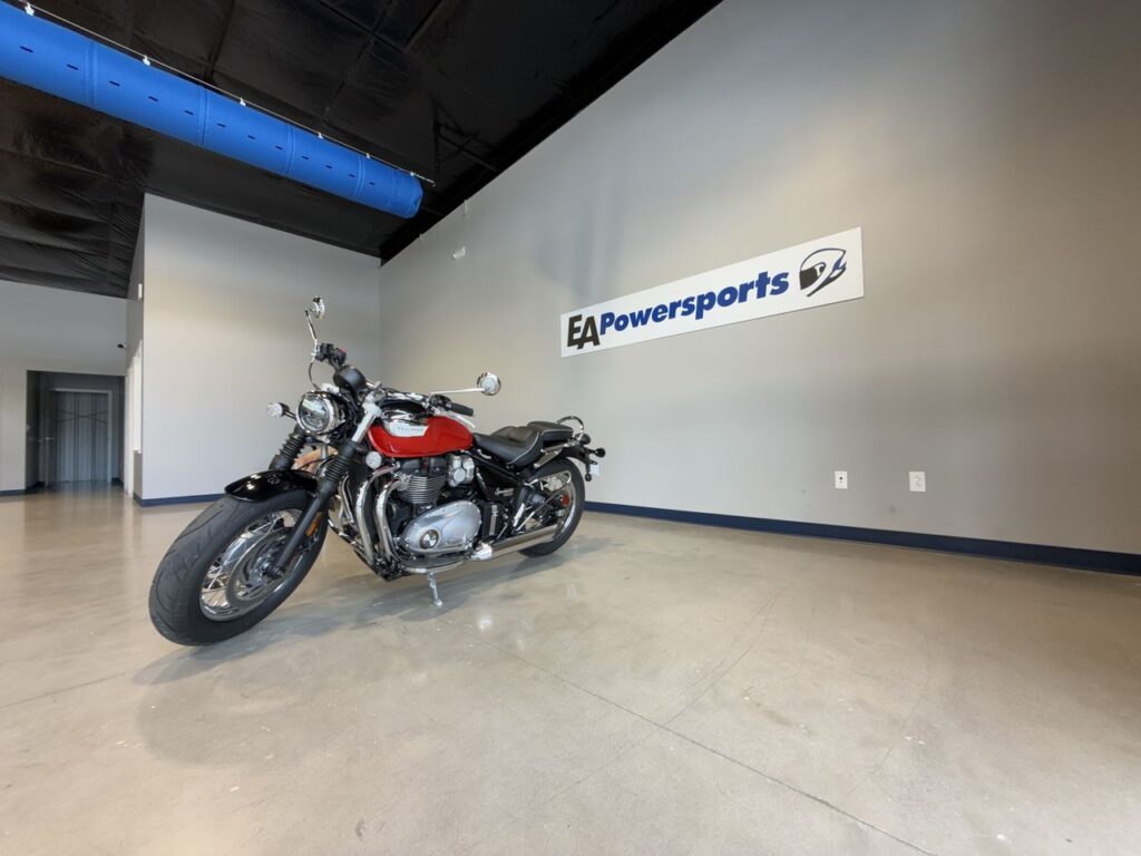 2023 TRIUMPH BONNEVILLE HEAVY WEIGHT