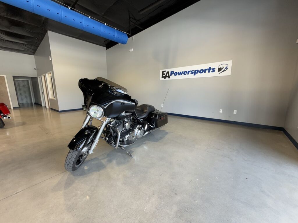2011 HARLEY-DAVIDSON FLHX HEAVY WEIGHT