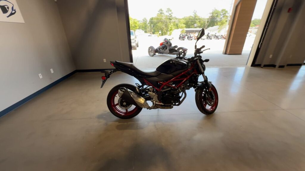 2018 SUZUKI SVF 650 GLADIUS STANDARD