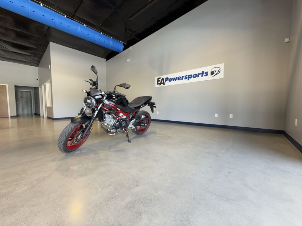 2018 SUZUKI SVF 650 GLADIUS STANDARD