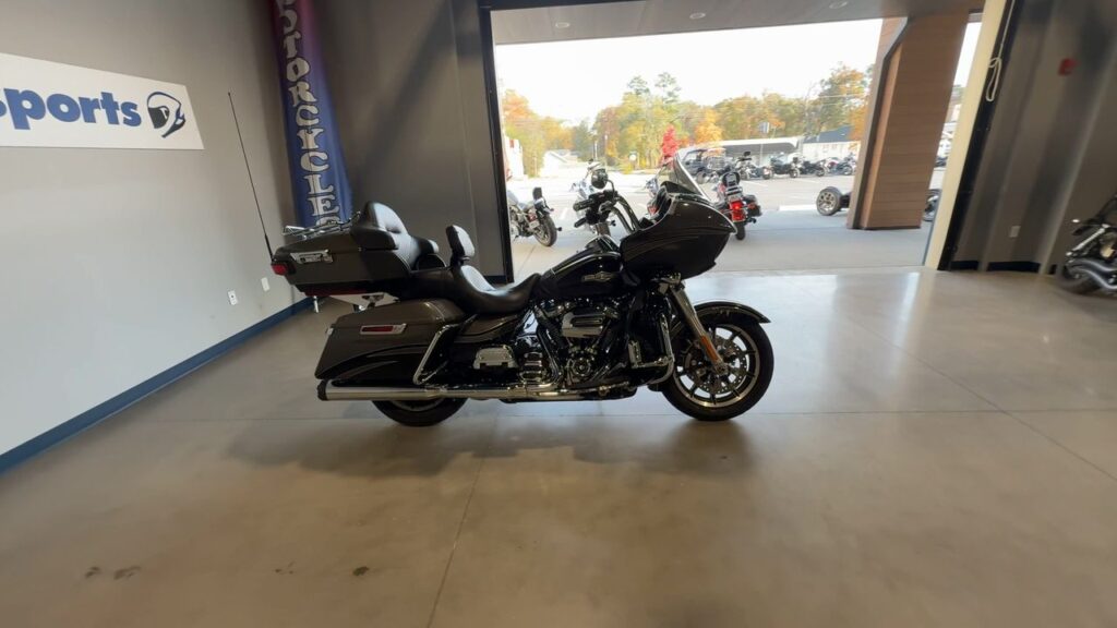 2018 HARLEY-DAVIDSON FLTRU HEAVY WEIGHT