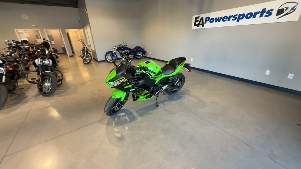 2023 KAWASAKI NINJA Sportbike
