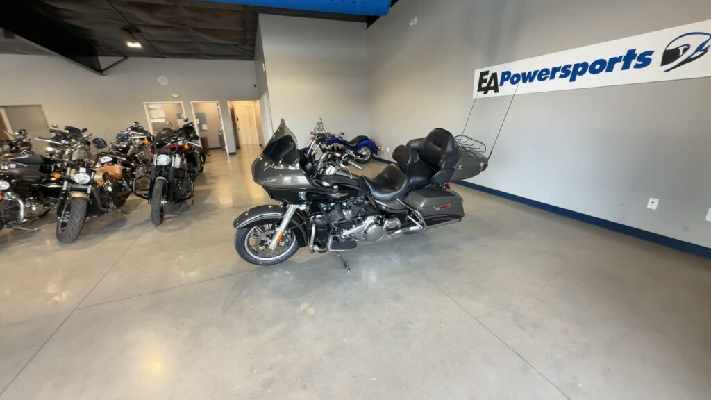 2018 HARLEY-DAVIDSON FLTRU HEAVY WEIGHT