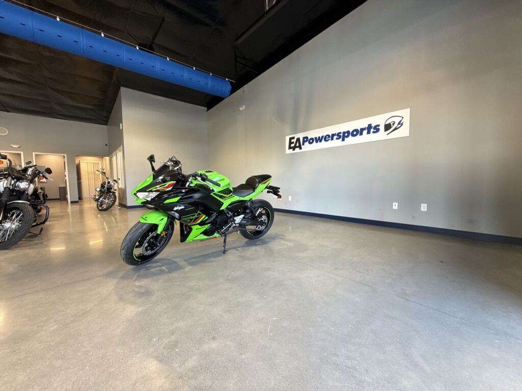 2023 KAWASAKI NINJA Sportbike