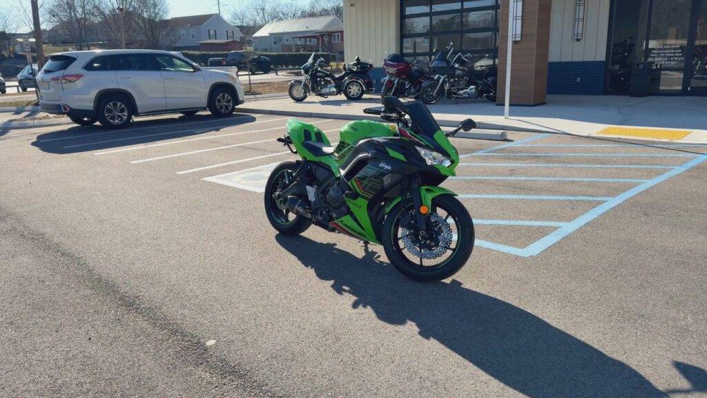 2023 KAWASAKI NINJA Sportbike