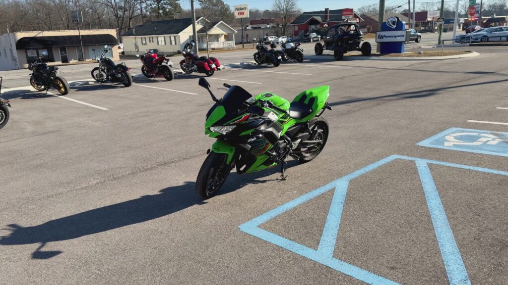 2023 KAWASAKI NINJA Sportbike