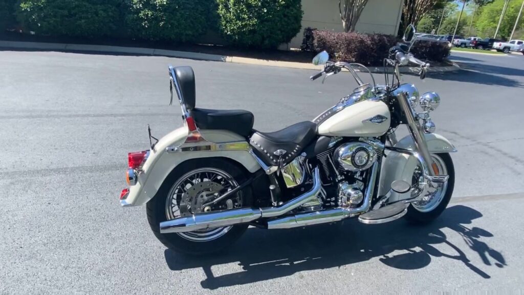 2015 HARLEY-DAVIDSON FLSTC103 Heritage Softail Classic