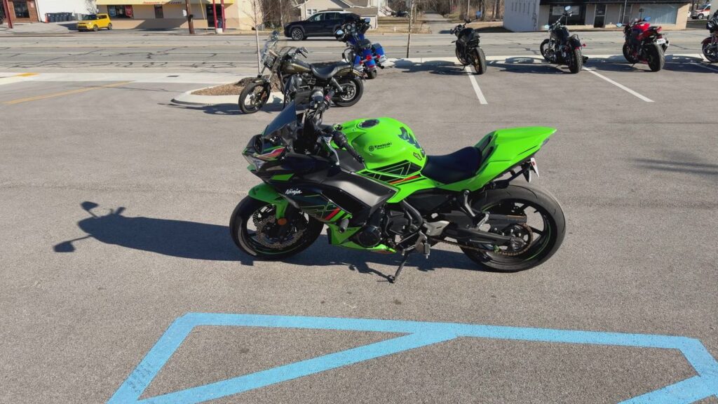 2023 KAWASAKI NINJA Sportbike