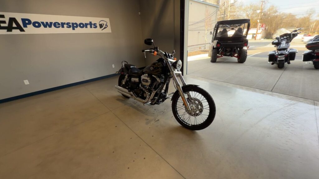 2016 HARLEY-DAVIDSON FXDWG HEAVY WEIGHT