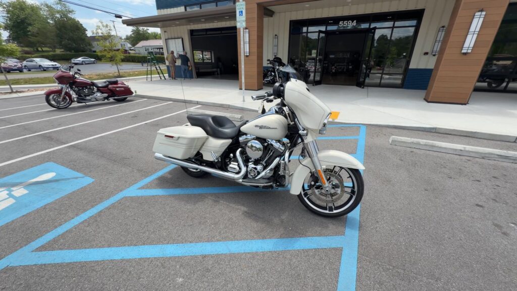 2015 HARLEY-DAVIDSON FLHXS HEAVY WEIGHT