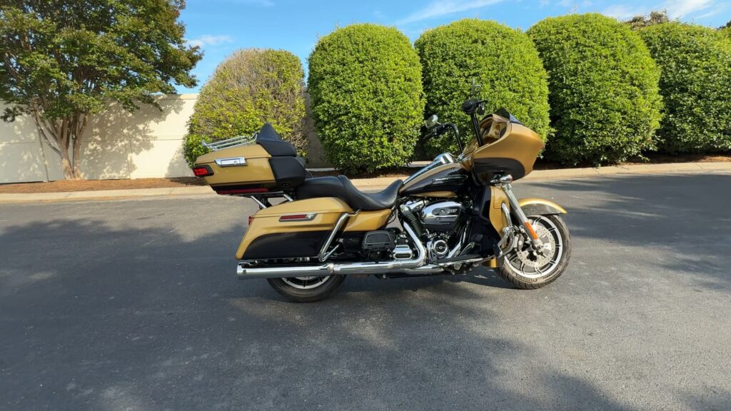 2017 HARLEY-DAVIDSON FLTRU HEAVY WEIGHT
