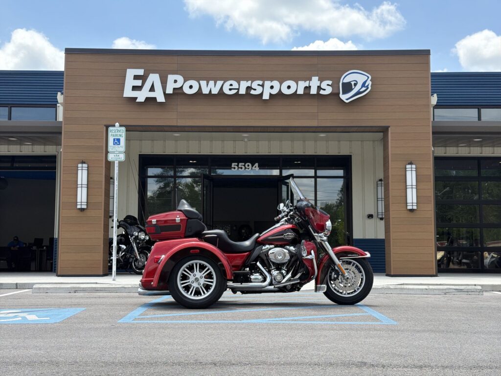2012 HARLEY-DAVIDSON FLHTCUTG HEAVY WEIGHT