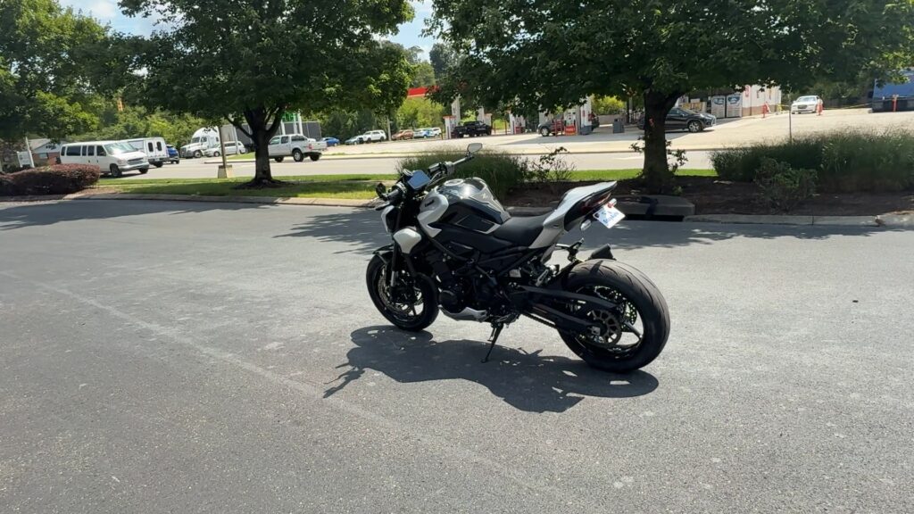2025 KAWASAKI Z900 Standard