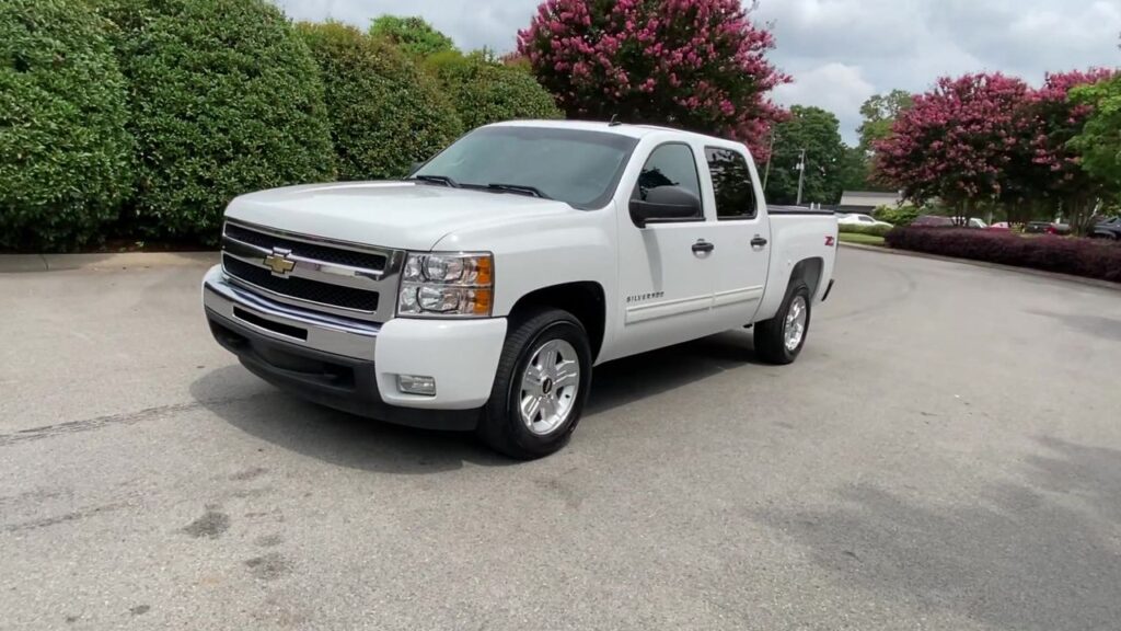 2011 CHEVROLET SILVERADO LT