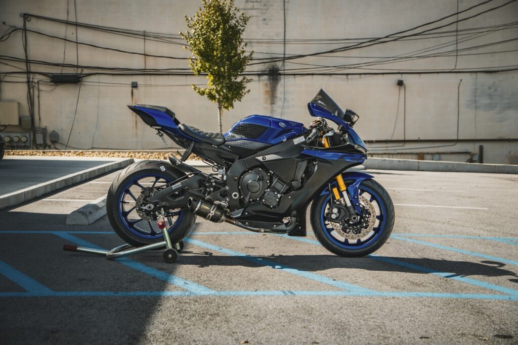 2019 YAMAHA YZF-R1